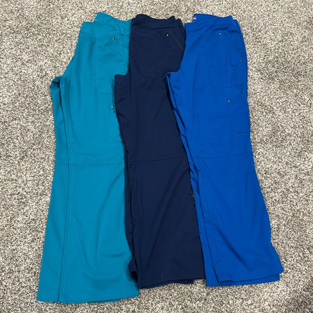 3 pairs healing hands size medium scrub pants- ‘yoga’ waistband. So comfy!!